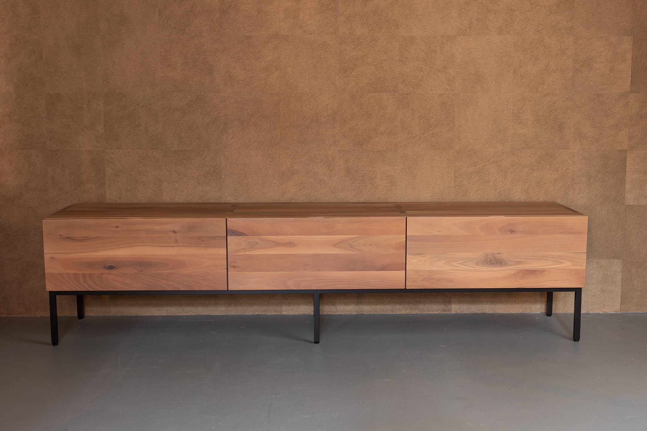 Pilat & Pilat Elfriede Kast Walnoot 193x42x47cm