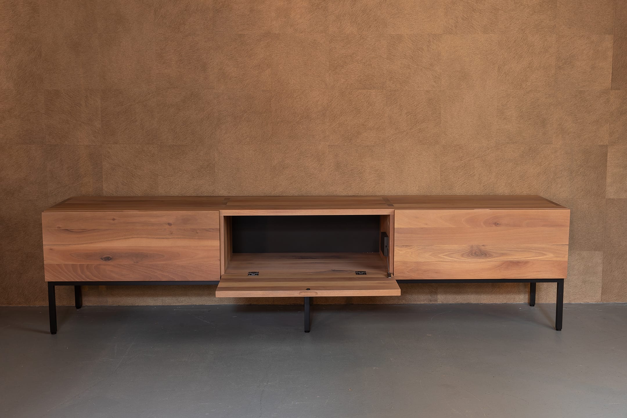 Pilat & Pilat Elfriede Kast Walnoot 193x42x47cm - Afbeelding 2