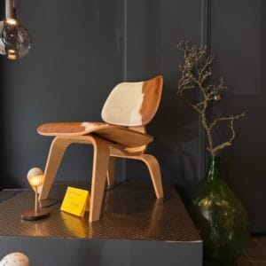 Vitra Plywood Eames LCW Chair Calf's Skin Essen Naturel.